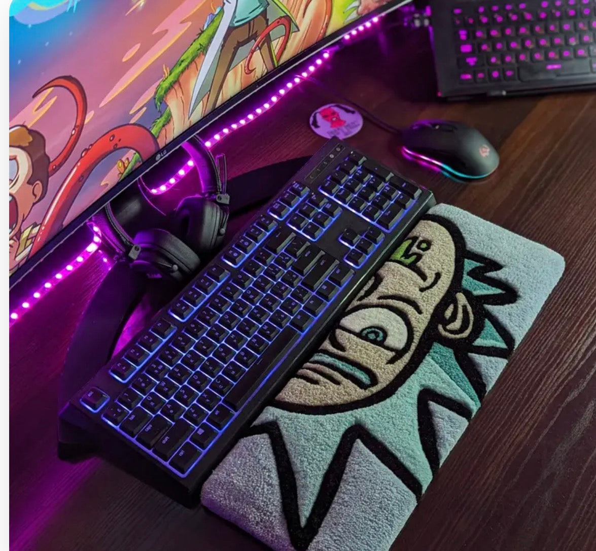 Rick and morty klavye halısı